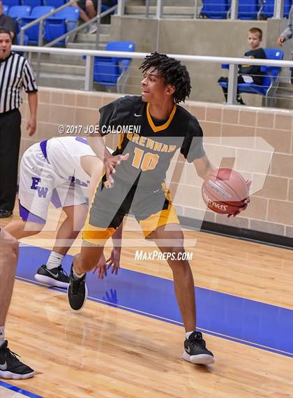 Thumbnail 1 in Warren vs Brennan photogallery.