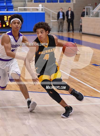 Thumbnail 1 in Warren vs Brennan photogallery.