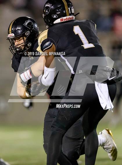 Thumbnail 1 in Lincoln Southeast vs. Omaha Westside photogallery.