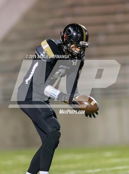 Thumbnail 3 in Lincoln Southeast vs. Omaha Westside photogallery.
