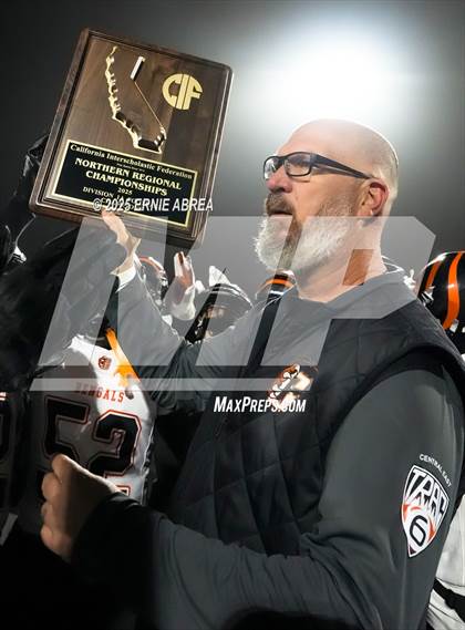 Thumbnail 2 in Central East @ Pittsburg (CIF NorCal Regional D1A Final) photogallery.