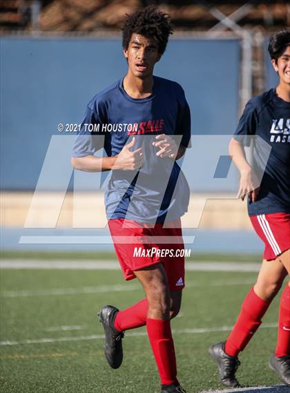 Thumbnail 1 in La Salle vs Gabrielino (Scrimmage) photogallery.