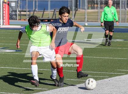 Thumbnail 2 in La Salle vs Gabrielino (Scrimmage) photogallery.
