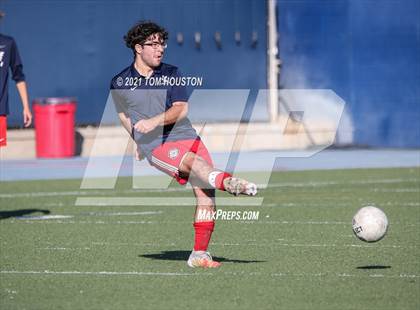 Thumbnail 1 in La Salle vs Gabrielino (Scrimmage) photogallery.