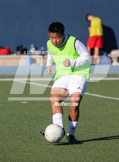 Thumbnail 2 in La Salle vs Gabrielino (Scrimmage) photogallery.