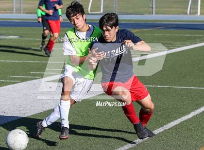 Thumbnail 1 in La Salle vs Gabrielino (Scrimmage) photogallery.