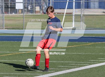 Thumbnail 3 in La Salle vs Gabrielino (Scrimmage) photogallery.