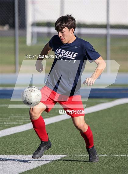 Thumbnail 1 in La Salle vs Gabrielino (Scrimmage) photogallery.