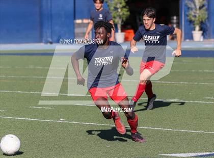 Thumbnail 2 in La Salle vs Gabrielino (Scrimmage) photogallery.