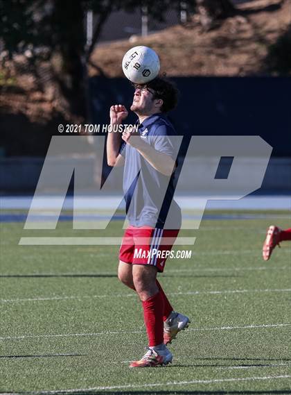 Thumbnail 1 in La Salle vs Gabrielino (Scrimmage) photogallery.