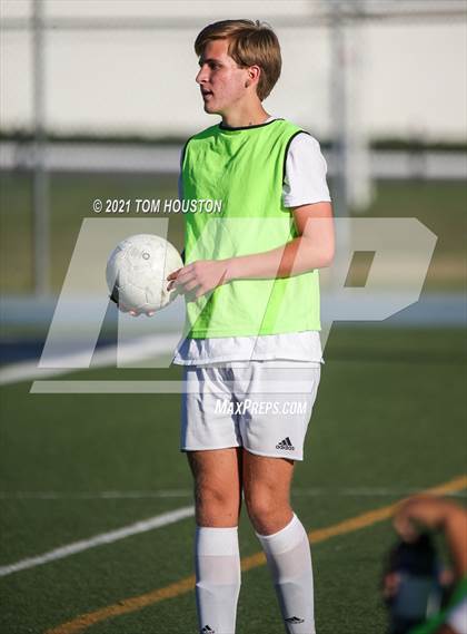 Thumbnail 1 in La Salle vs Gabrielino (Scrimmage) photogallery.
