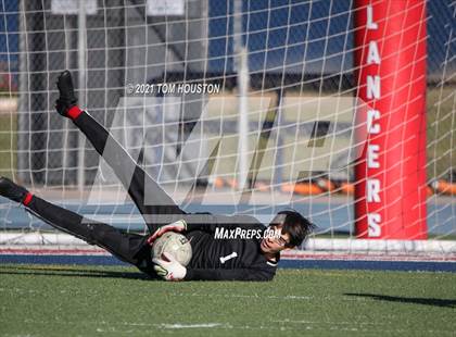 Thumbnail 2 in La Salle vs Gabrielino (Scrimmage) photogallery.