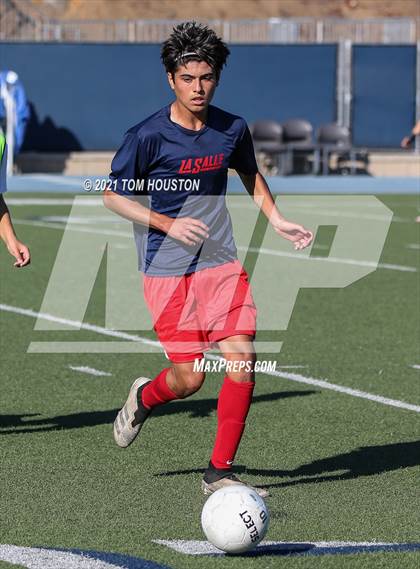 Thumbnail 3 in La Salle vs Gabrielino (Scrimmage) photogallery.