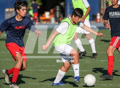 Thumbnail 1 in La Salle vs Gabrielino (Scrimmage) photogallery.