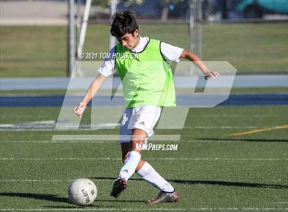 Thumbnail 3 in La Salle vs Gabrielino (Scrimmage) photogallery.