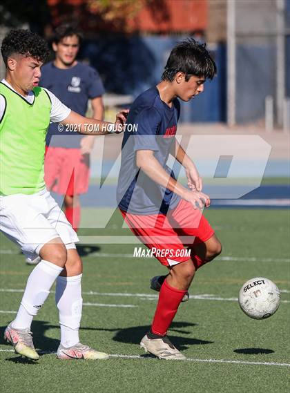 Thumbnail 2 in La Salle vs Gabrielino (Scrimmage) photogallery.