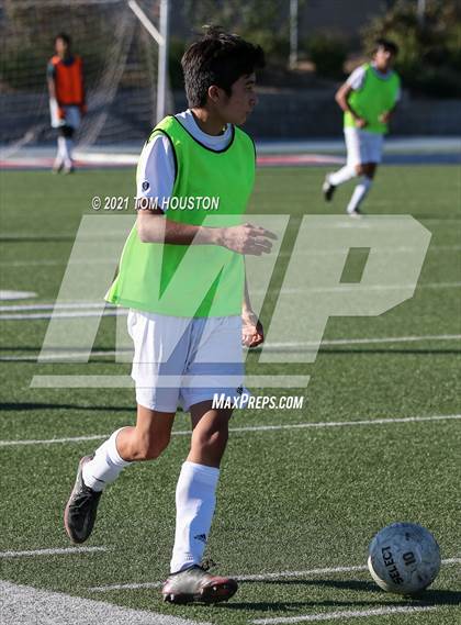 Thumbnail 2 in La Salle vs Gabrielino (Scrimmage) photogallery.