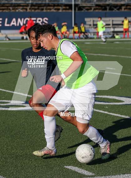 Thumbnail 1 in La Salle vs Gabrielino (Scrimmage) photogallery.