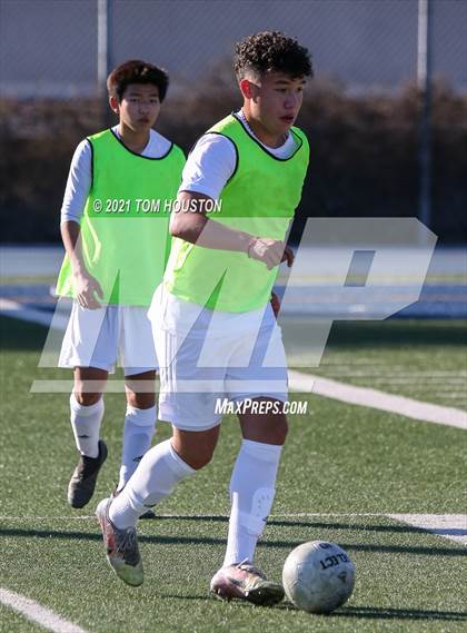 Thumbnail 2 in La Salle vs Gabrielino (Scrimmage) photogallery.