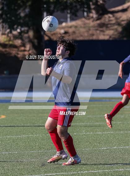 Thumbnail 3 in La Salle vs Gabrielino (Scrimmage) photogallery.