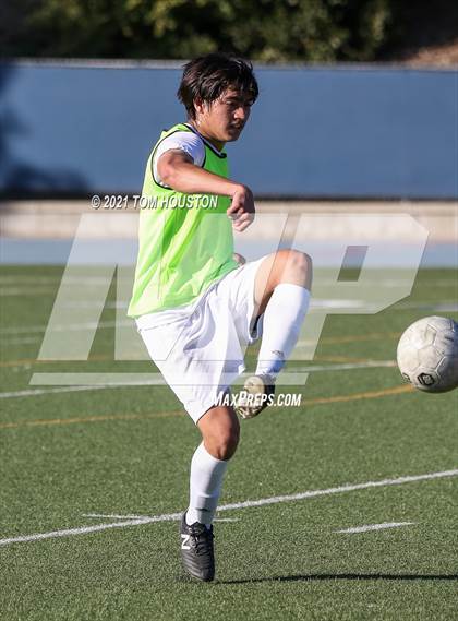 Thumbnail 1 in La Salle vs Gabrielino (Scrimmage) photogallery.