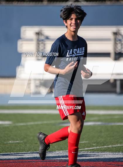 Thumbnail 2 in La Salle vs Gabrielino (Scrimmage) photogallery.