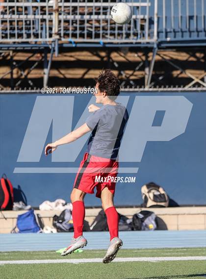 Thumbnail 2 in La Salle vs Gabrielino (Scrimmage) photogallery.