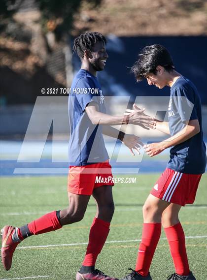 Thumbnail 1 in La Salle vs Gabrielino (Scrimmage) photogallery.