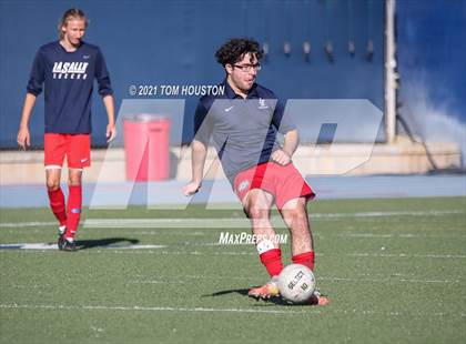 Thumbnail 3 in La Salle vs Gabrielino (Scrimmage) photogallery.
