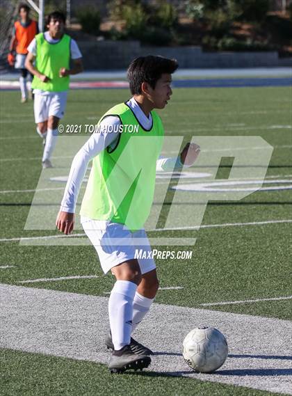 Thumbnail 3 in La Salle vs Gabrielino (Scrimmage) photogallery.