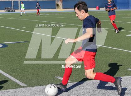 Thumbnail 2 in La Salle vs Gabrielino (Scrimmage) photogallery.