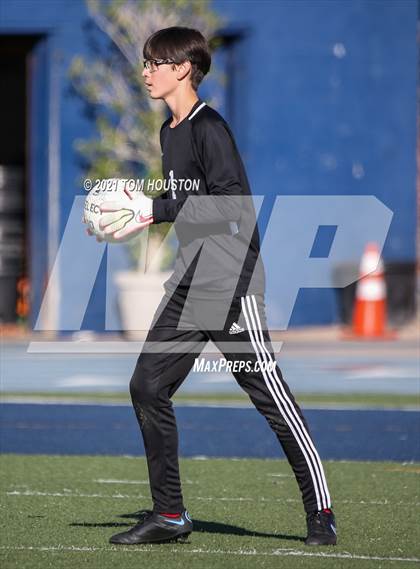 Thumbnail 1 in La Salle vs Gabrielino (Scrimmage) photogallery.