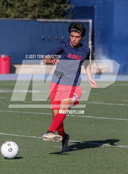 Thumbnail 2 in La Salle vs Gabrielino (Scrimmage) photogallery.