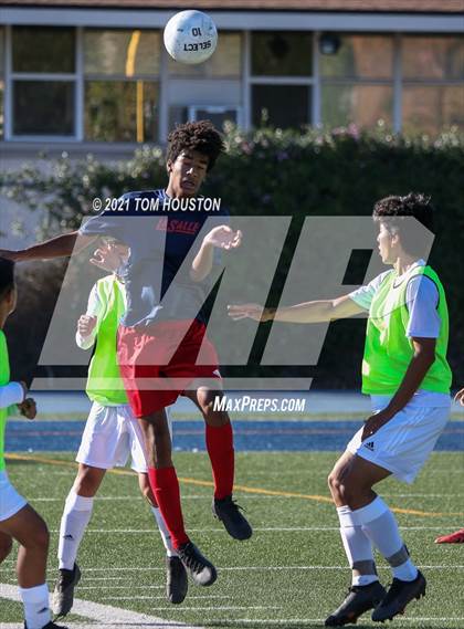 Thumbnail 3 in La Salle vs Gabrielino (Scrimmage) photogallery.