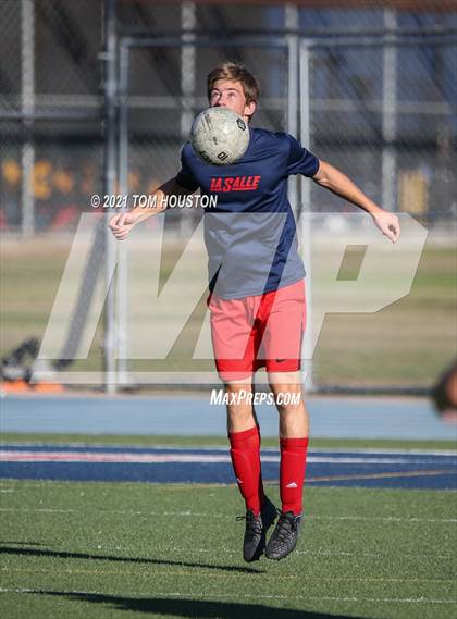 Thumbnail 2 in La Salle vs Gabrielino (Scrimmage) photogallery.
