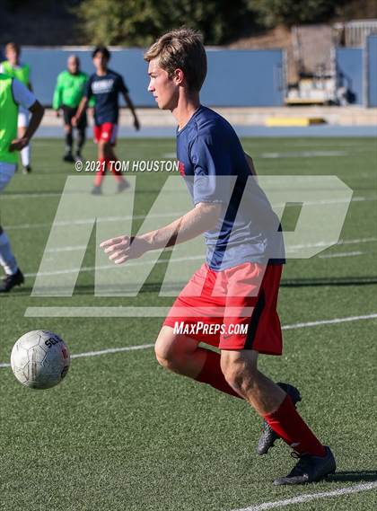 Thumbnail 1 in La Salle vs Gabrielino (Scrimmage) photogallery.
