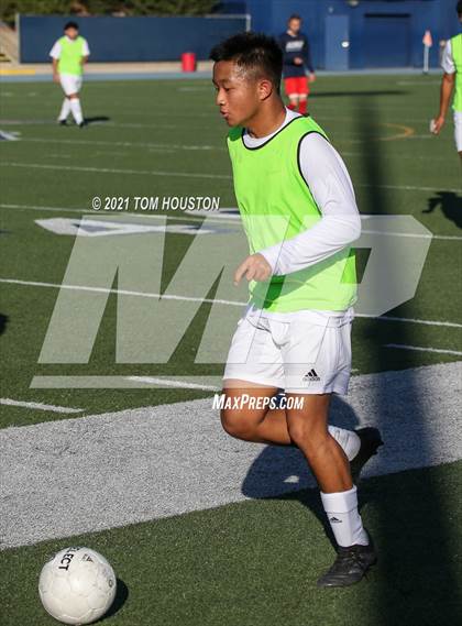 Thumbnail 3 in La Salle vs Gabrielino (Scrimmage) photogallery.