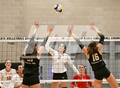 Thumbnail 2 in Archbishop Mitty vs Cathedral Catholic (CIF Open Division Final) photogallery.