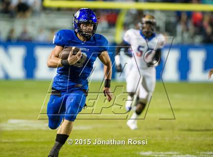 Thumbnail 2 in Landry-Walker vs. Mandeville (Class 5A Quarterfinal) photogallery.