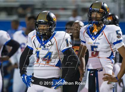 Thumbnail 3 in Landry-Walker vs. Mandeville (Class 5A Quarterfinal) photogallery.