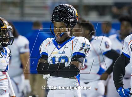 Thumbnail 2 in Landry-Walker vs. Mandeville (Class 5A Quarterfinal) photogallery.
