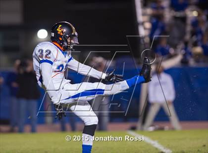 Thumbnail 3 in Landry-Walker vs. Mandeville (Class 5A Quarterfinal) photogallery.