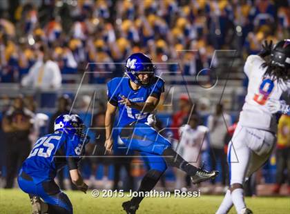Thumbnail 3 in Landry-Walker vs. Mandeville (Class 5A Quarterfinal) photogallery.