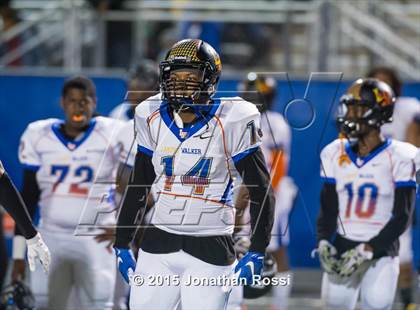 Thumbnail 3 in Landry-Walker vs. Mandeville (Class 5A Quarterfinal) photogallery.