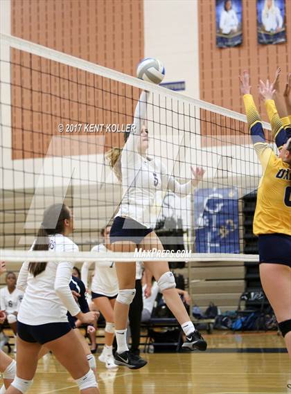 Thumbnail 1 in Oxford @ Stoney Creek photogallery.