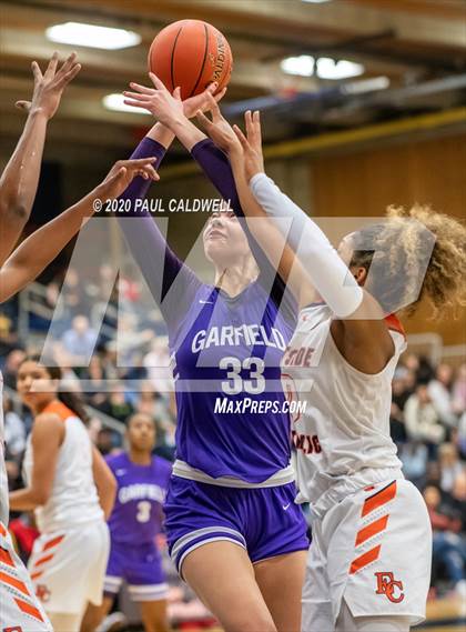 Thumbnail 3 in Garfield vs. Eastside Catholic (WIAA 3A District 2 Final) photogallery.