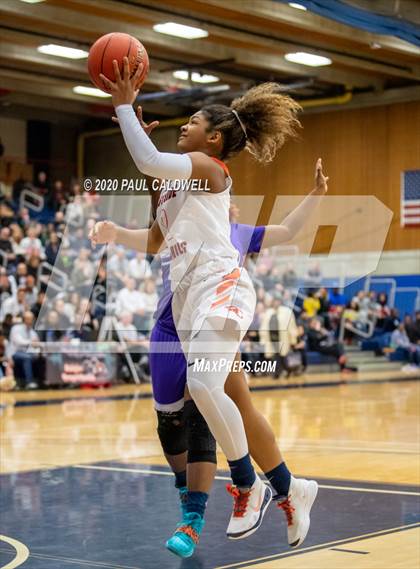 Thumbnail 3 in Garfield vs. Eastside Catholic (WIAA 3A District 2 Final) photogallery.