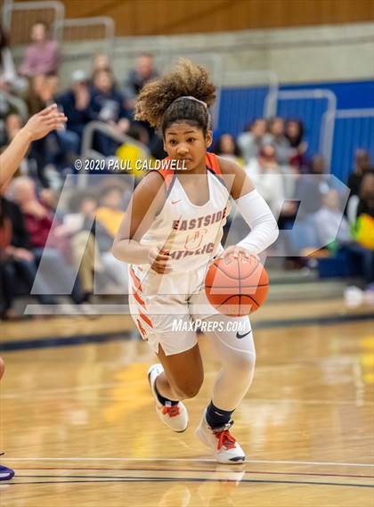 Thumbnail 3 in Garfield vs. Eastside Catholic (WIAA 3A District 2 Final) photogallery.