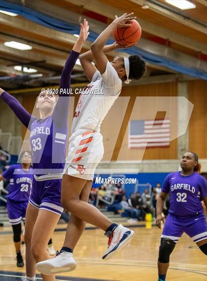 Thumbnail 3 in Garfield vs. Eastside Catholic (WIAA 3A District 2 Final) photogallery.