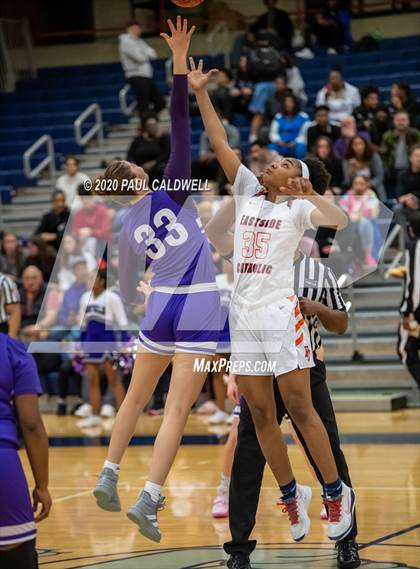 Thumbnail 1 in Garfield vs. Eastside Catholic (WIAA 3A District 2 Final) photogallery.